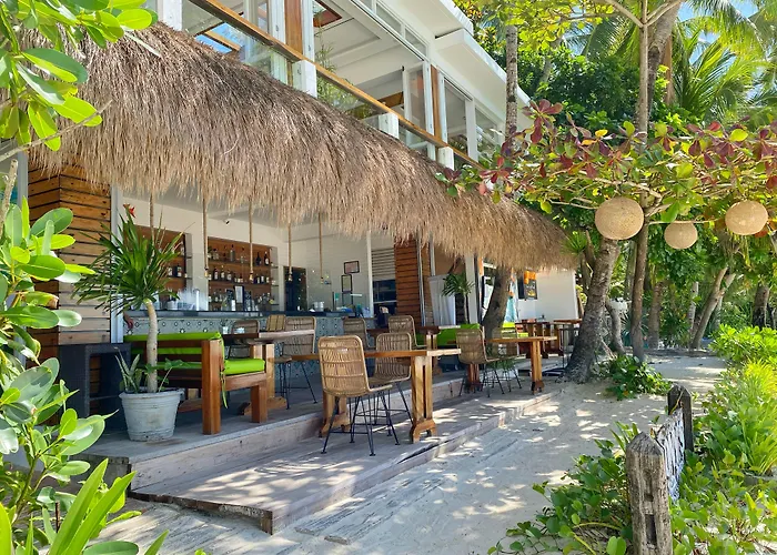 Jony\'S Beach Resort
